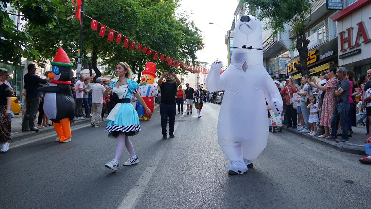 Tekirdağ'da 59. Uluslararası Kiraz Festivali Başladı