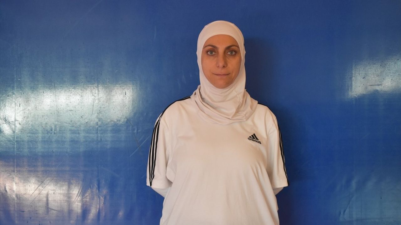 Tekirdağ'da Kadınlara Yakın Dövüş Sertifikası Dağıtıldı