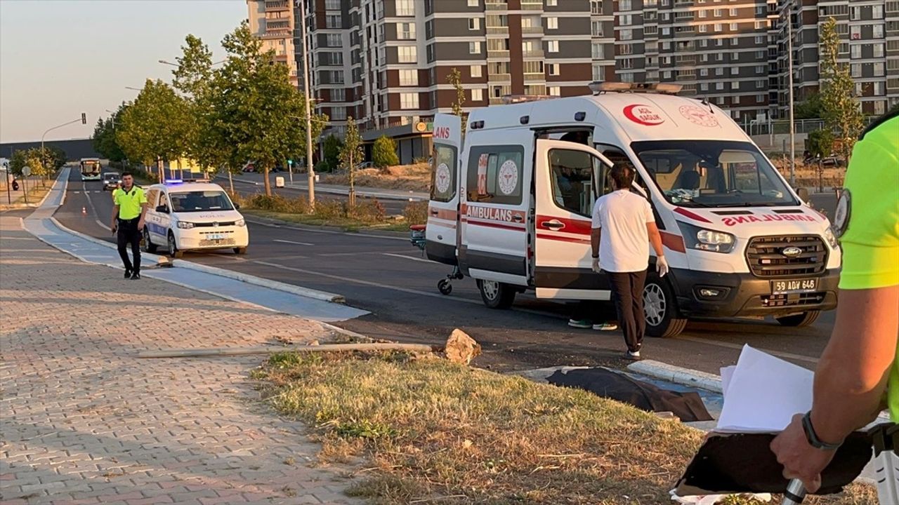 Tekirdağ'da Motosiklet Kazası: 14 Yaşındaki Sürücü Hayatını Kaybetti