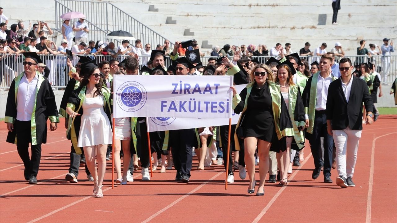 Tekirdağ Namık Kemal Üniversitesi'nde Mezuniyet Töreni Gerçekleştirildi