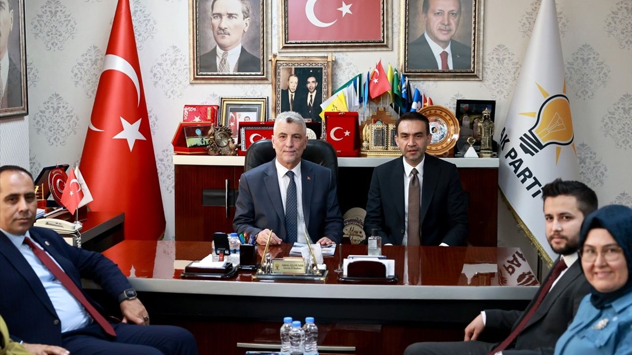 Ticaret Bakanı Ömer Bolat, Mersin'de Resmi Ziyaretleri Gerçekleştirdi