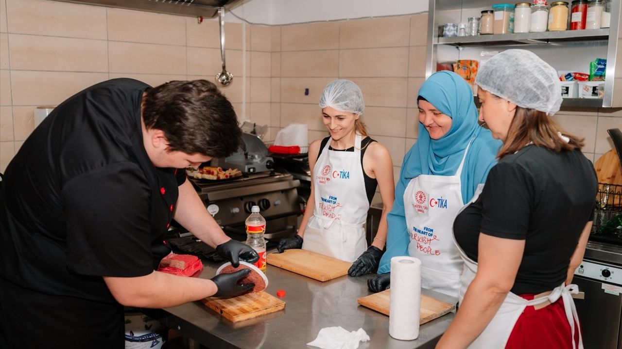 TİKA, Bosna Hersek'te Sel Bölgesindeki Kadınların İstihdamına Destek Oluyor