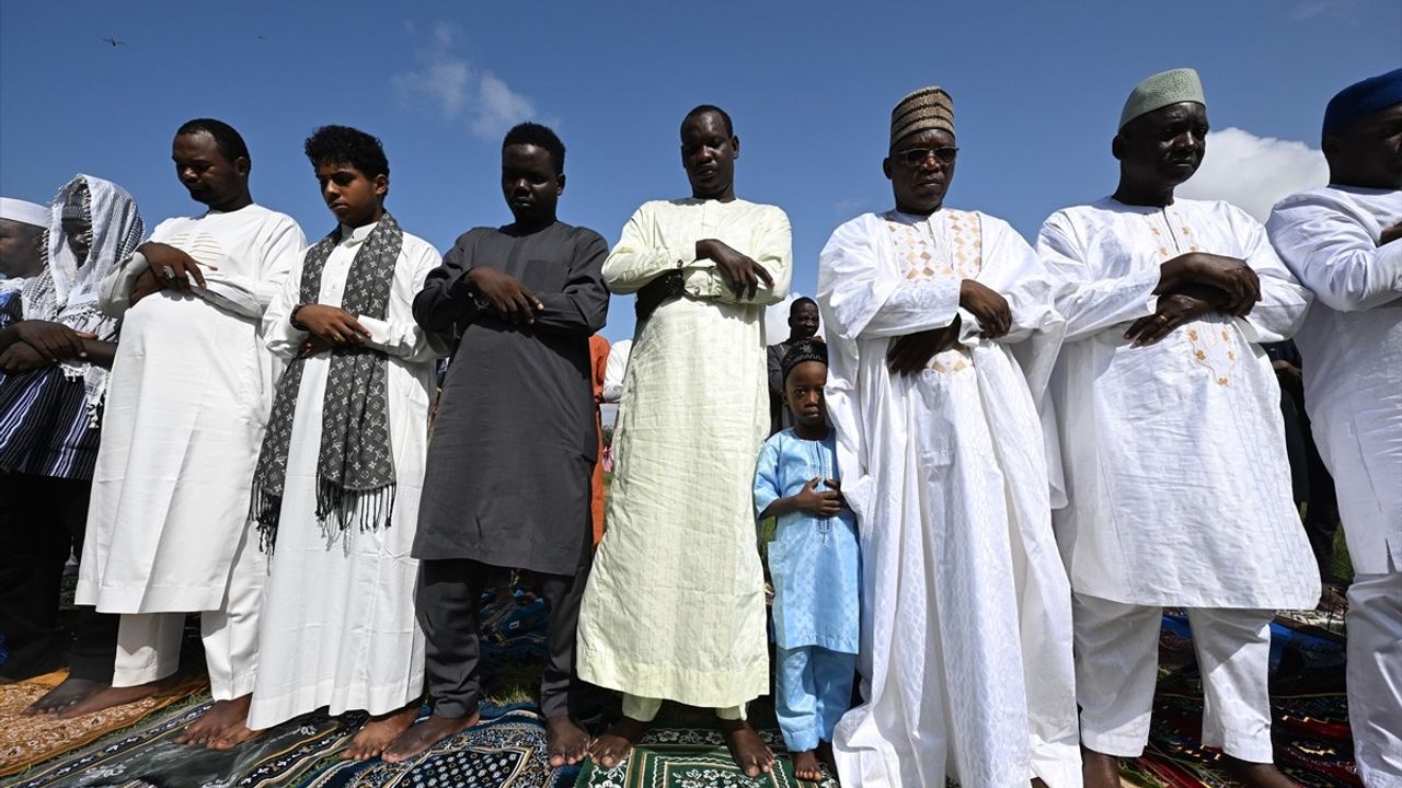Togo'da Kurban Bayramı Namazı Coşkuyla Kutlandı