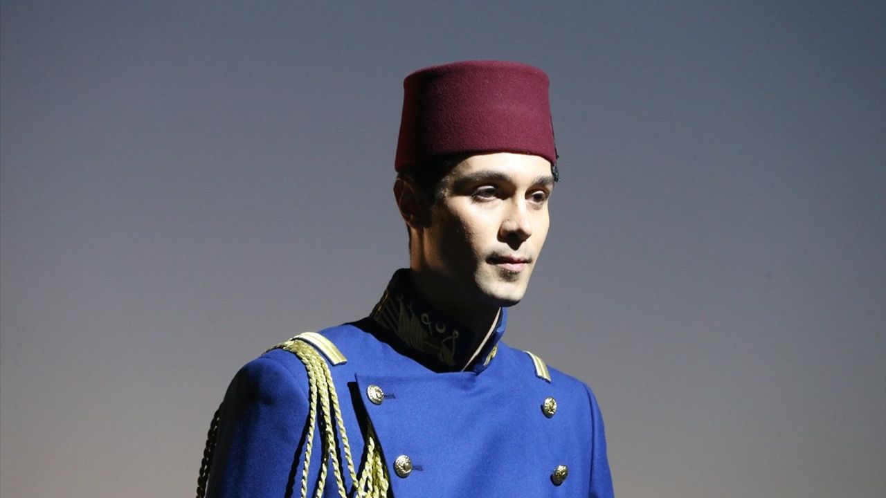 Tokat'ta 'Atatürk Giysi Koleksiyonu' Defilesi Düzenlendi