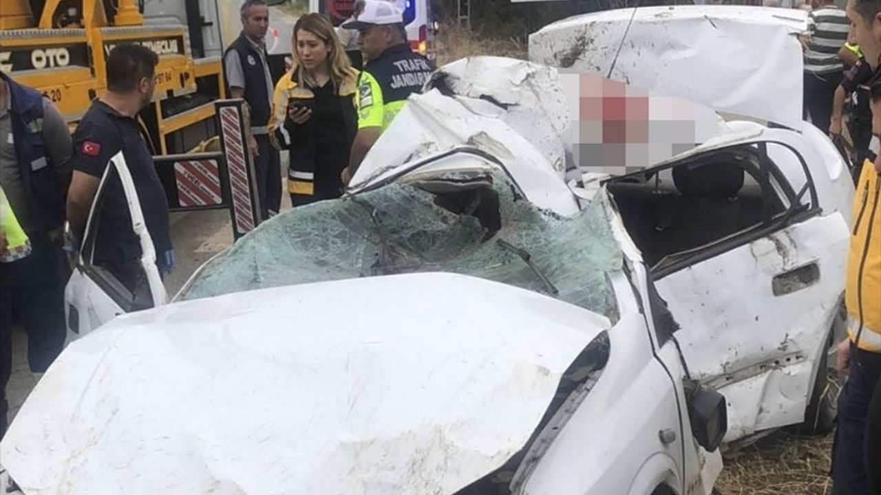 Tokat'ta Devrilen Otomobilin Sürücüsü Hayatını Kaybetti