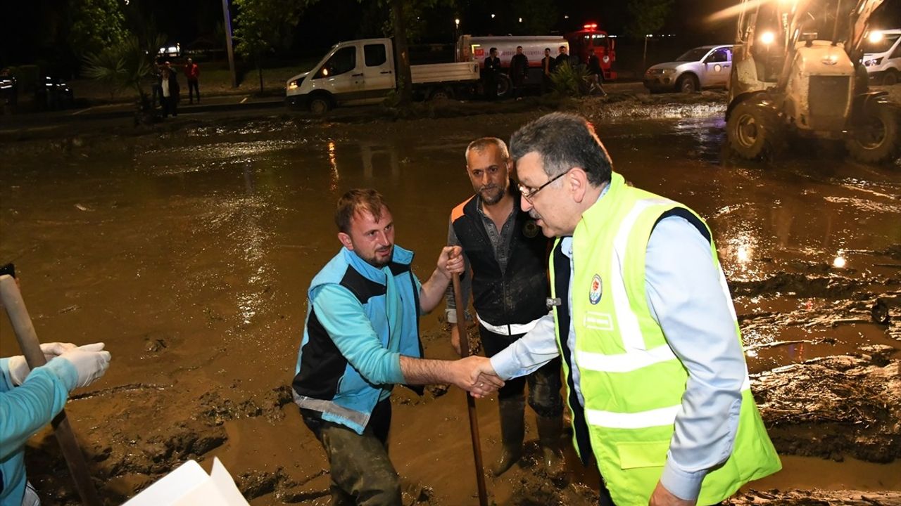 Trabzon'da Sel Felaketi Sonrası Afet Koordinasyon Çalışmaları Devam Ediyor