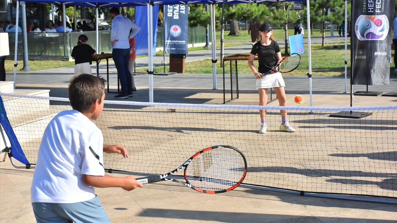 Trabzon'da Uluslararası Uyuşturucu ile Mücadele Günü Etkinliği Gerçekleştirildi