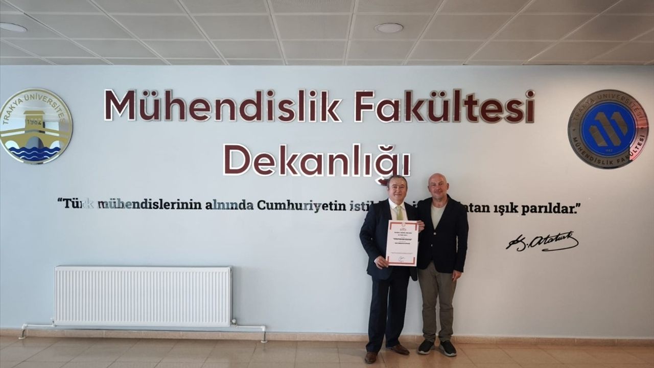 Trakya Üniversitesi'nde Güneş Paneli Temizleme Cihazı Tescillendi