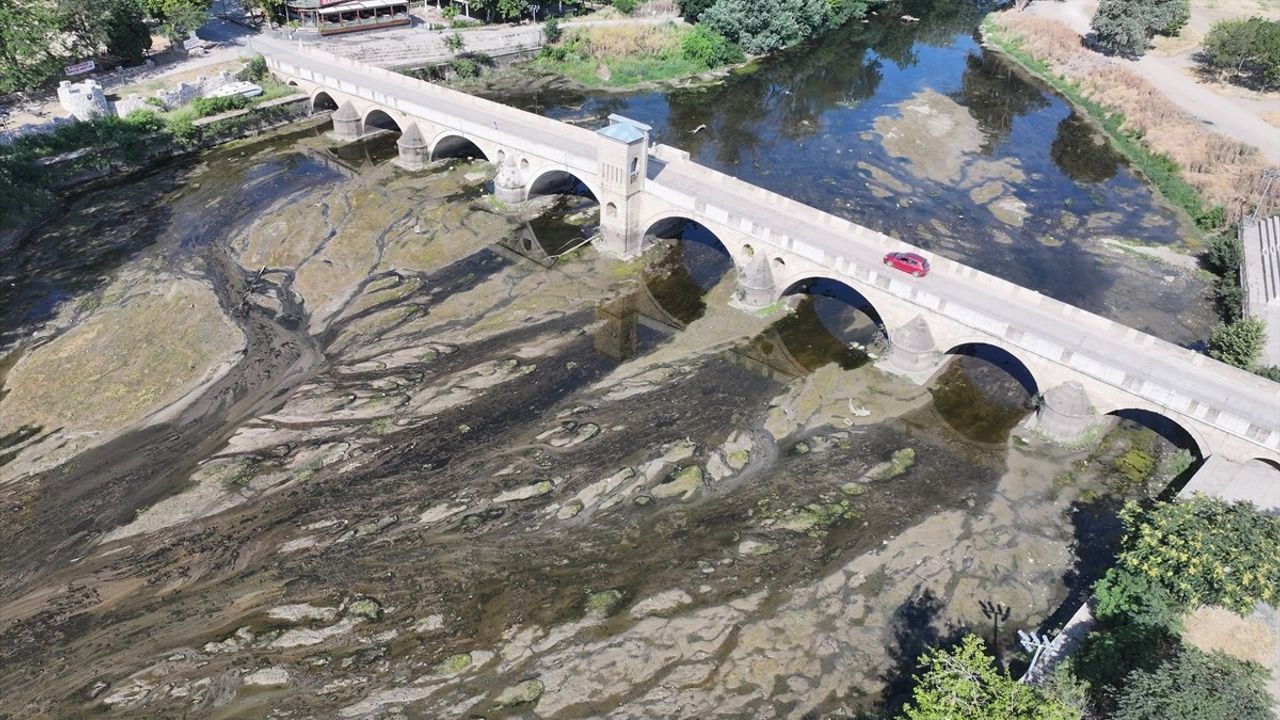 Tunca Nehri'nde Kuraklık Nedeniyle Su Akışı Tehlikeye Girdi