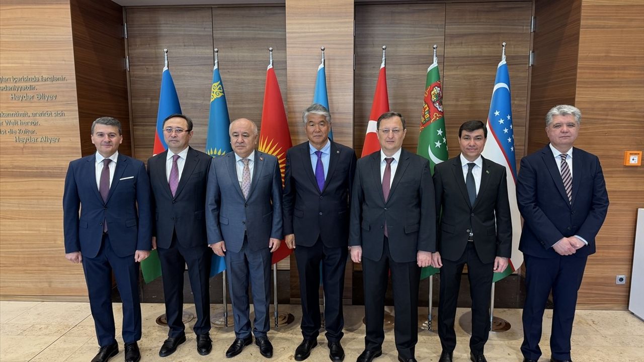 Türk Dünyasının Kültürel ve Bilimsel Katkıları Berlin'de Anlatıldı