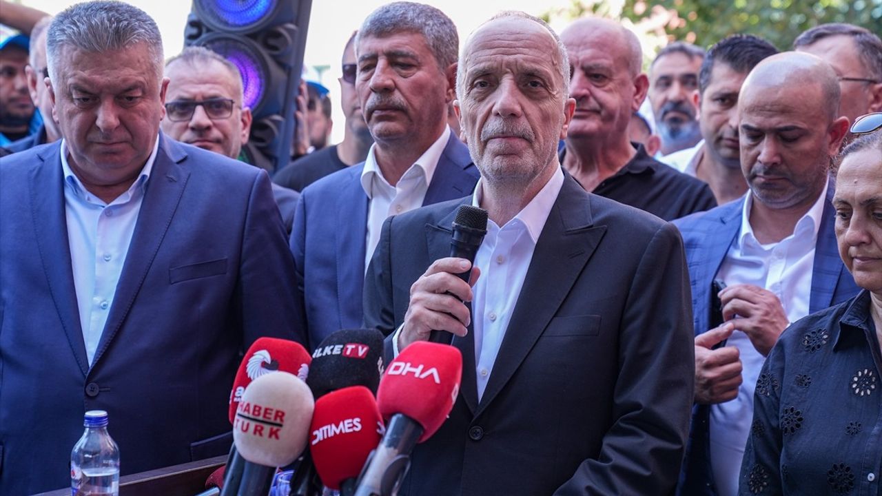 TÜRK-İŞ Genel Başkanı Ergün Atalay'dan Diyarbakır'da Kamu İşçilerine Destek Çağrısı