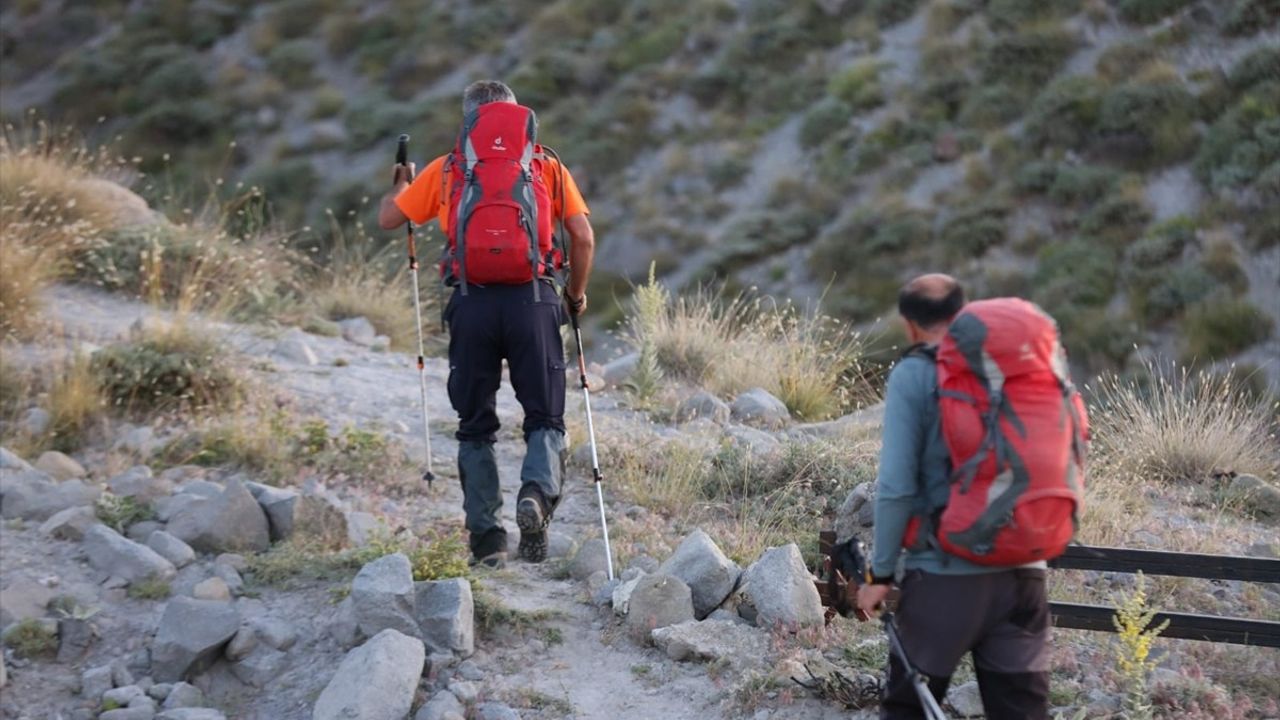 Türk Kızılay Ankara Şube Başkanı Mehmet Sılay, Hasan Dağı'nda Yaralandı