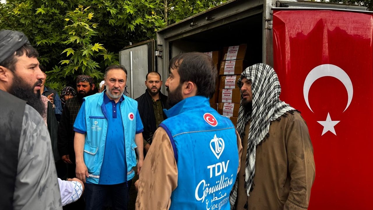 Türk Kızılay ve TDV, Afganistan'daki İhtiyaç Sahiplerine Kurban Eti Dağıttı
