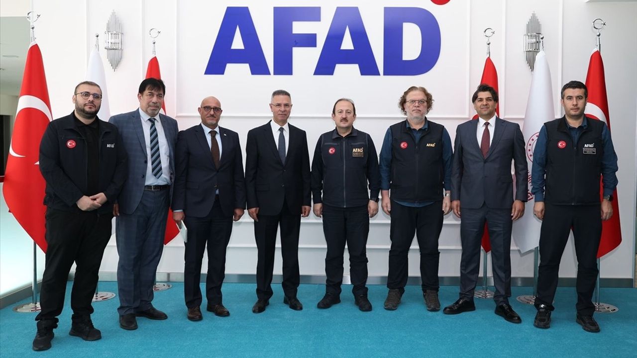 Türkiye, Filistin'e 102 Ton İnsani Yardım Gönderdi