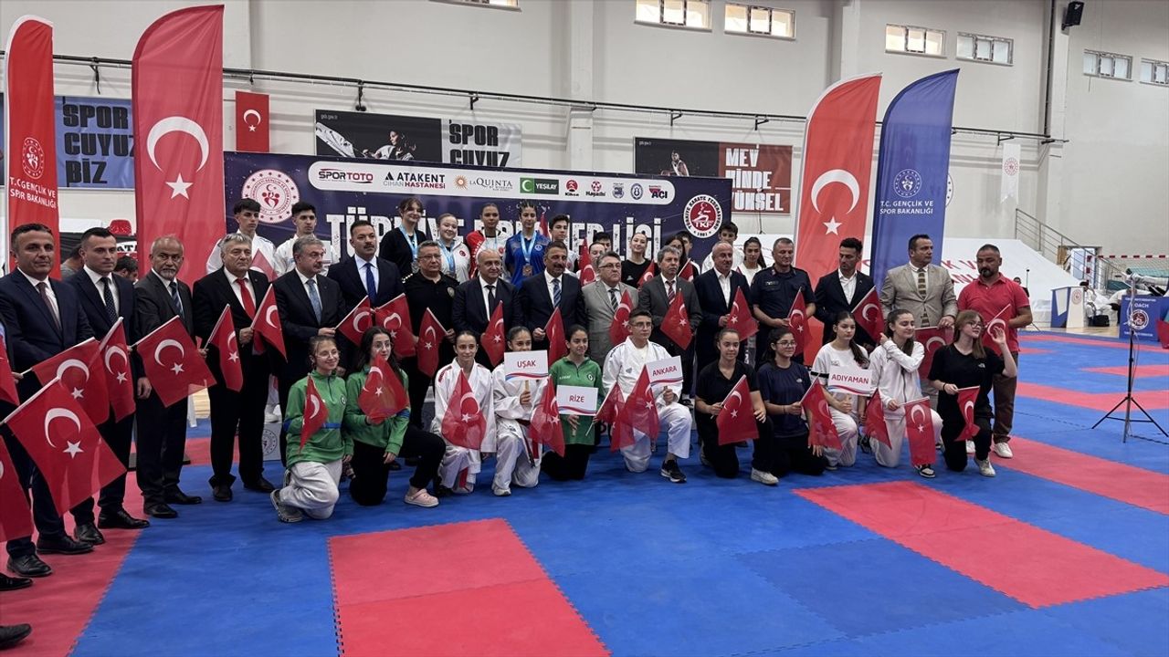 Türkiye Karate Premier Ligi'nin İkinci Etabı Zonguldak'ta Başladı