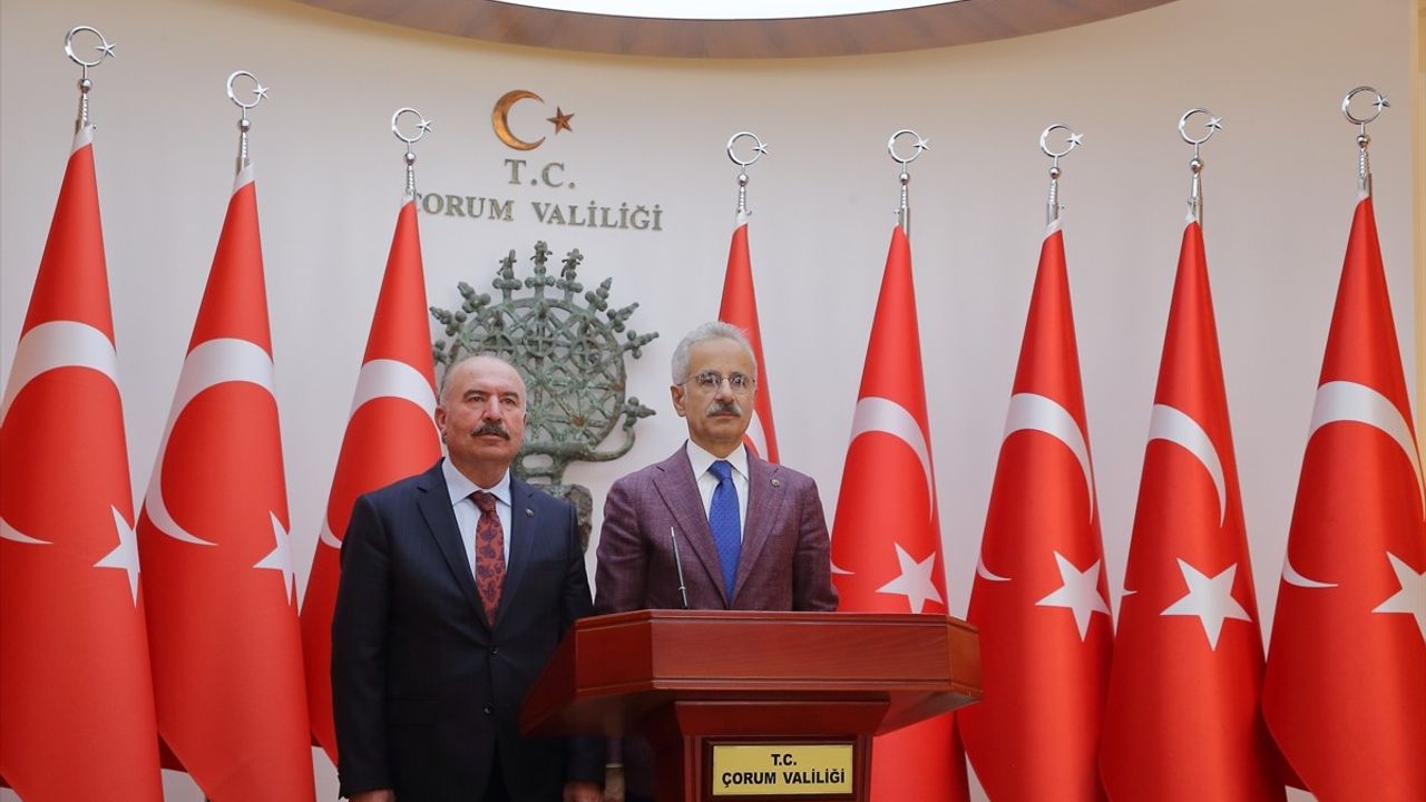 Ulaştırma ve Altyapı Bakanı Uraloğlu Çorum'da Ziyaretlerde Bulundu