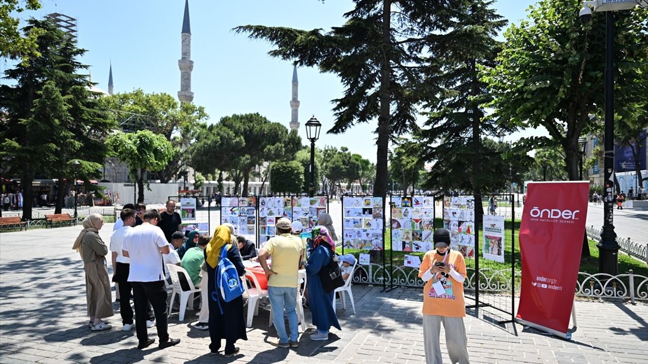 Uluslararası Posta Sanatı Sergisi Ayasofya Meydanı'nda 'Gazze'ye Dikkat Çekti