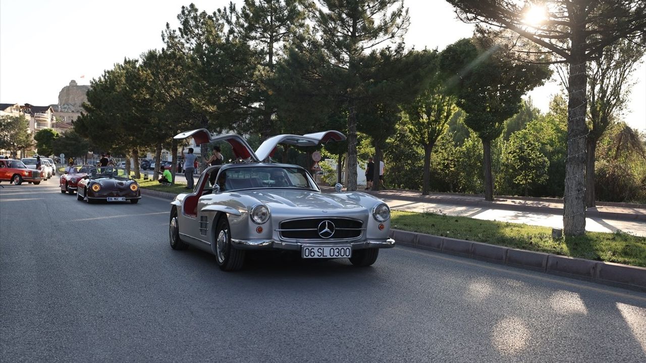 Ürgüp'te Klasik Otomobil Tutkunları Buluştu: Classic Mercedes Festivali