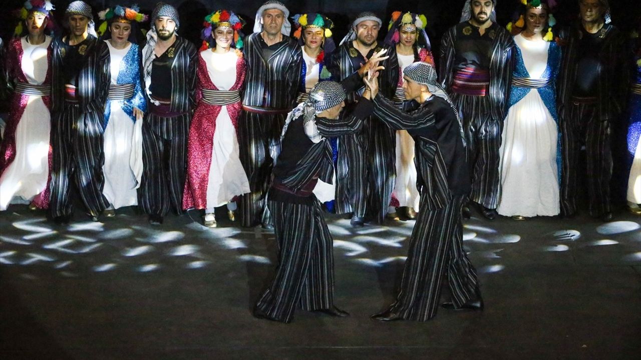 Uşak'ta 80 Öğretmenden 'Ruz-ı Hızır' Dans Gösterisi