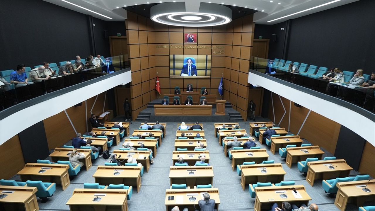 Üsküdar Belediye Meclisi, Türk Dünyası Belediyeler Birliği'nden çıkma teklifini tartıştı