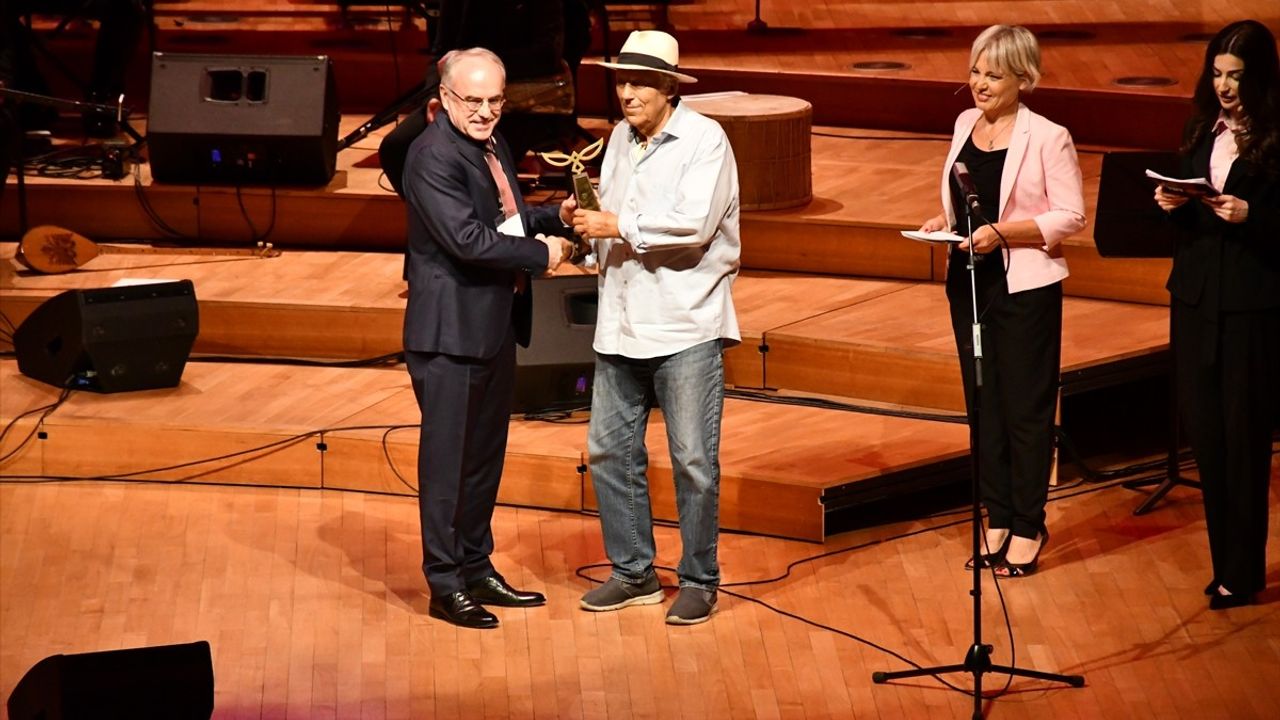 Üsküp'te 2. Uluslararası İnsan Hakları ve Kültür Ödülleri Töreni Düzenlendi