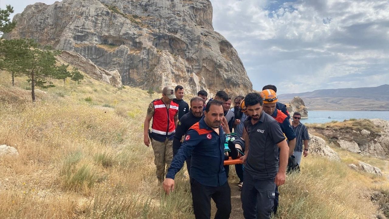 Van'da Serinlemek İçin Göle Giren Genç Boğuldu
