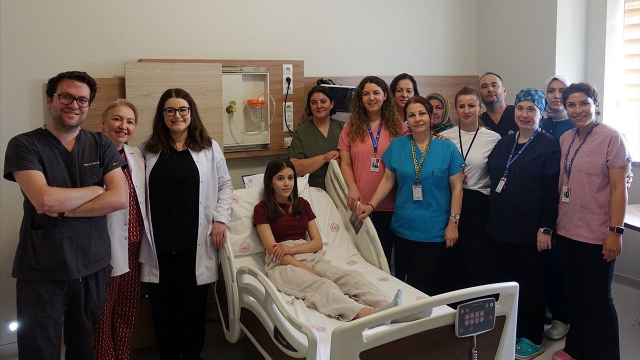 Yanık Tedavisiyle Bacağını Kurtaran Voleybolcu Zeynep Seren Çetin Sağlığına Kavuştu