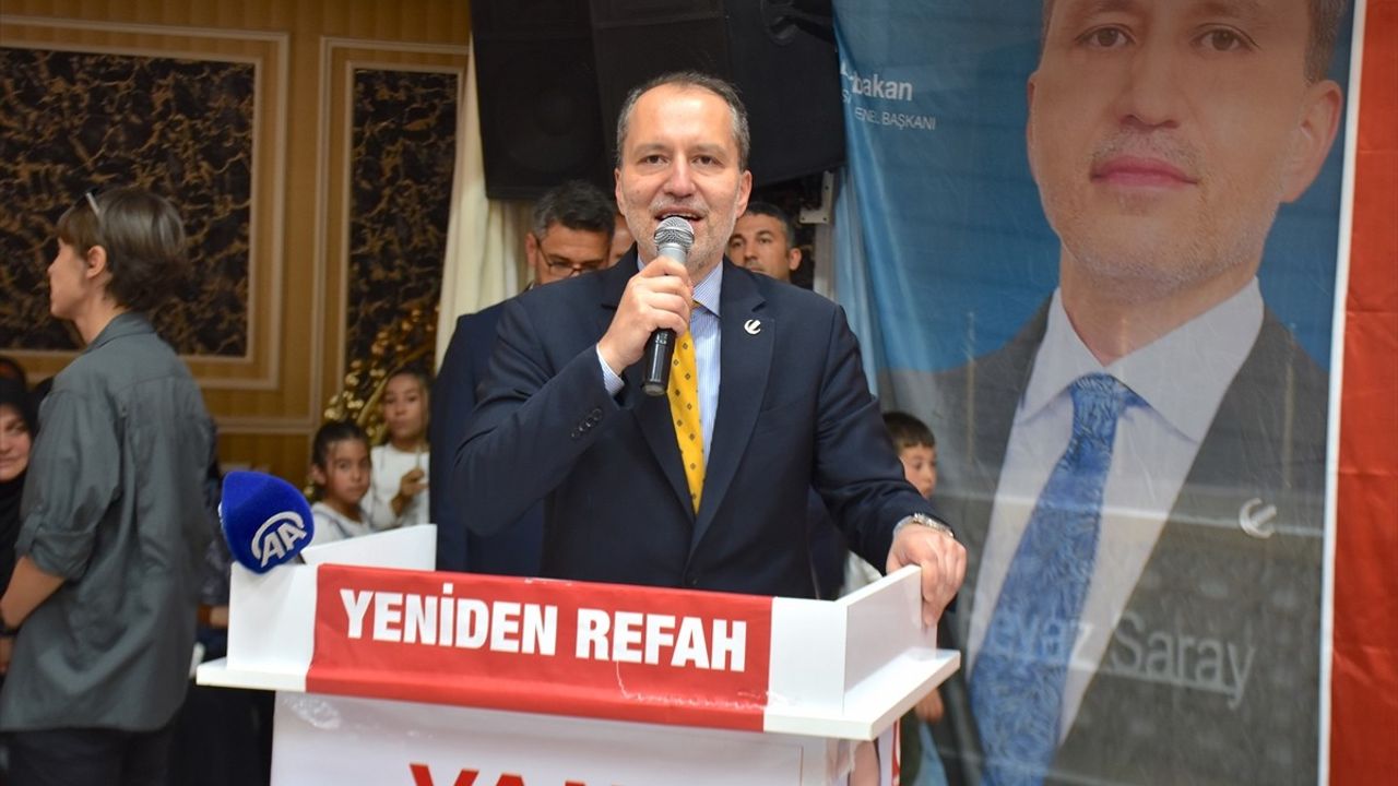 Yeniden Refah Partisi Genel Başkanı Erbakan, Van Kongresi'nde İsrail'e Sert Eleştirilerde Bulundu