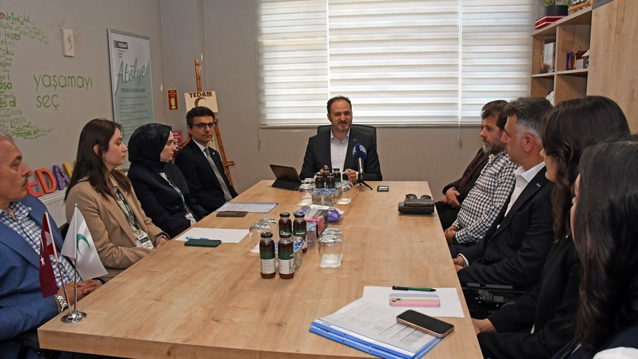 Yeşilay Genel Başkanı Dinç, Gümüşhane'de Bağımlılıklarla Mücadele Vurgusu Yaptı