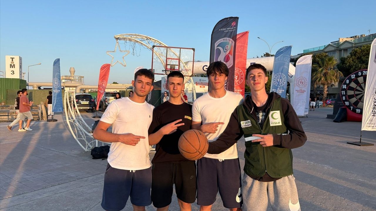 Yeşilay, Samsun Gençlik ve Spor Festivali'nde Stant Açtı