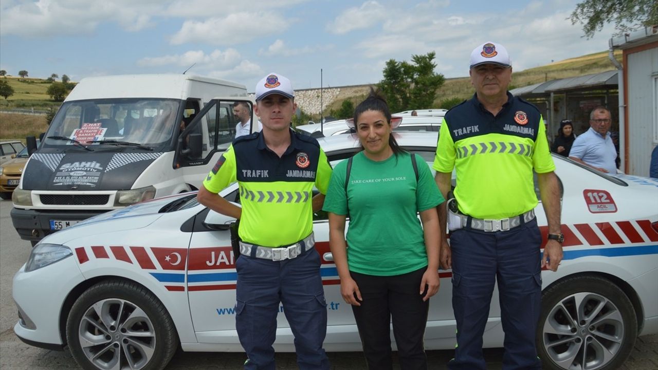 YKS'ye Kimliğini Unutan Öğrenciye Jandarmadan Yardım