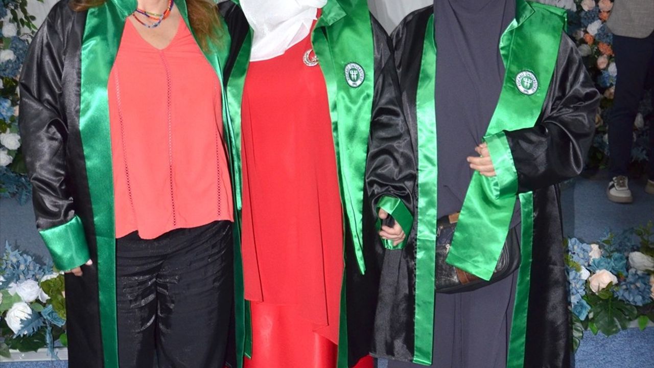YÖK'ün 34 Yaş Üstü Kadınlar Kontenjanından Mezun Olan İlk Öğrenciler