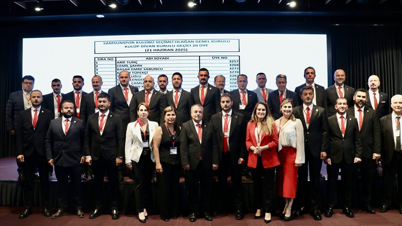 Yüksel Yıldırım, Samsunspor'un Başkana Seçildiği Kongrede Yeniden Göreve Geldi