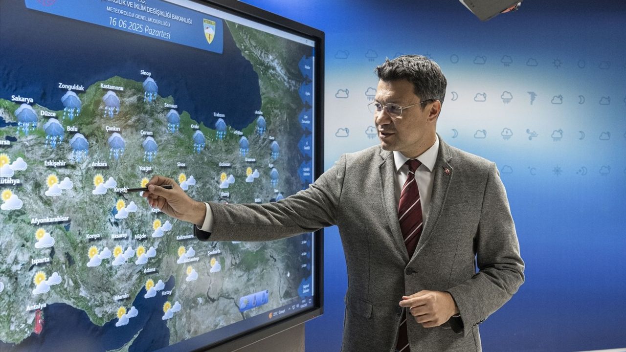 Yurt Genelinde Sıcaklıklar Artıyor: Ankara ve İstanbul'da 30, İzmir'de 36 Derece