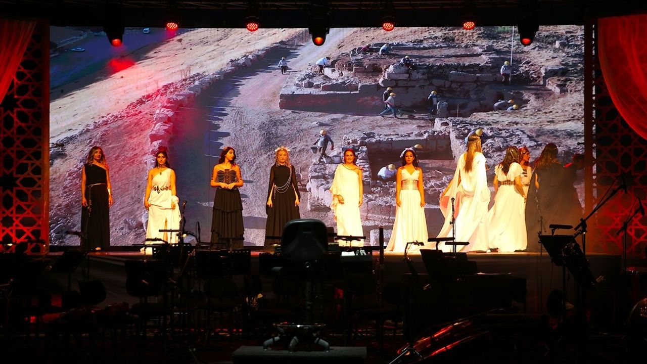 Zerzevan Kalesi'nde 1. Anadolu Opera ve Bale Festivali Düzenlendi