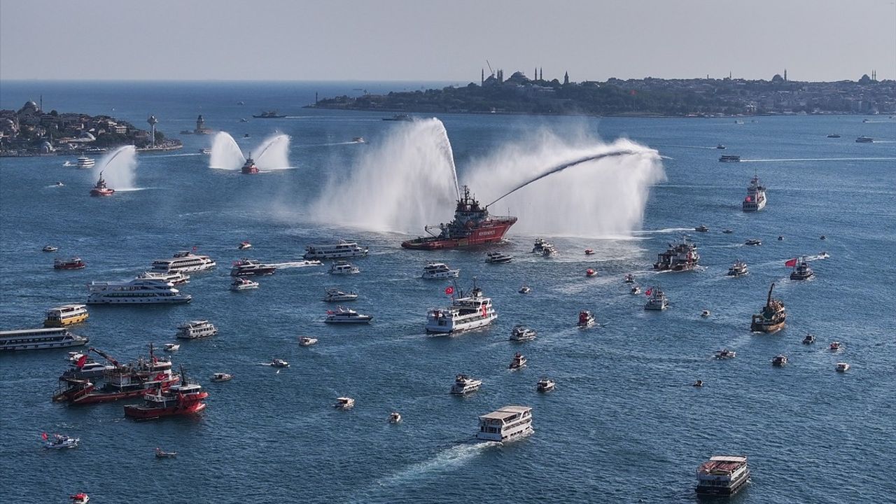 15 Temmuz Şehitleri, İstanbul Boğazı'nda Kortej Geçişi ile Anıldı