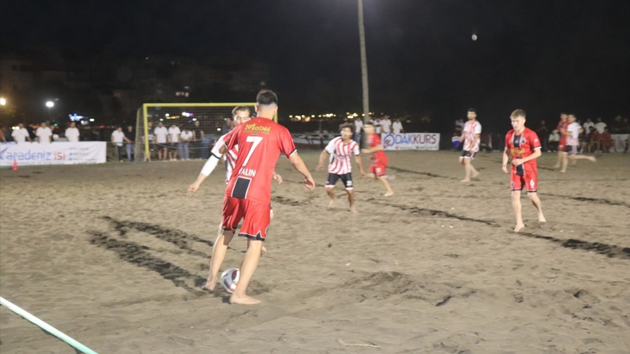 34. Manyetik Kum Gece Futbol Turnuvası Ordu'da Başladı
