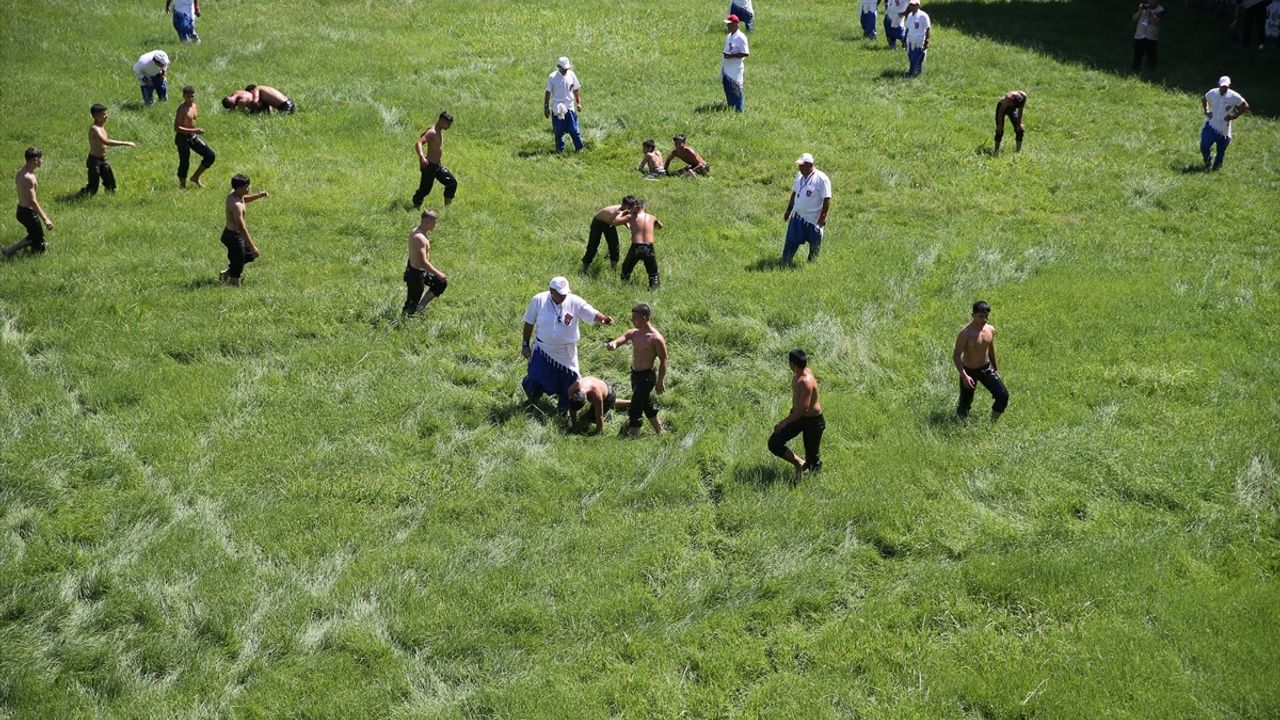 664. Tarihi Kırkpınar Yağlı Güreşleri Başladı