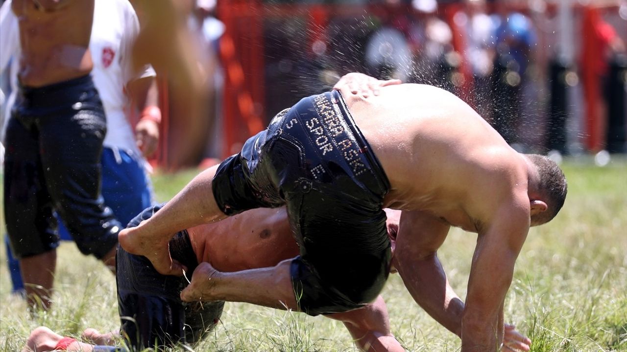 664. Tarihi Kırkpınar Yağlı Güreşleri'nde Başpehlivanlık Birinci Tur Müsabakaları Tamamlandı