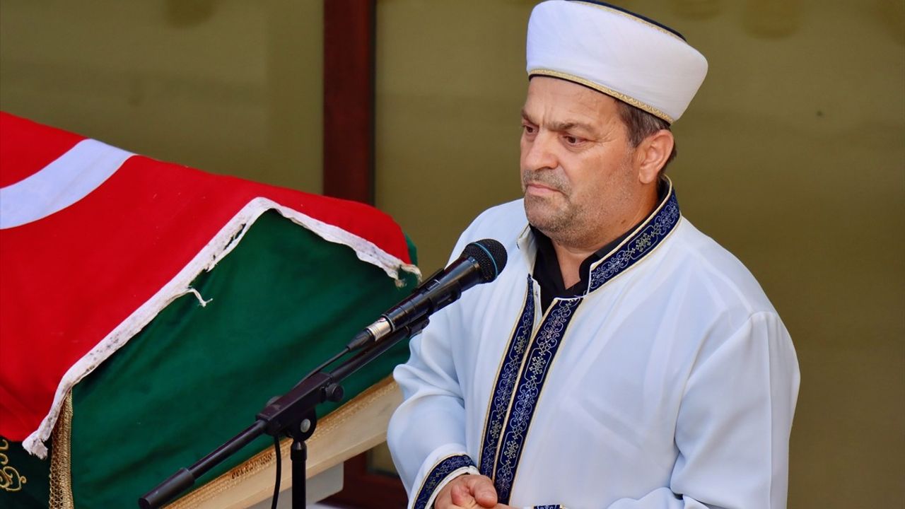 ABD'de Trafik Kazasında Hayatını Kaybeden Genç İçin Cenaze Töreni Düzenlendi