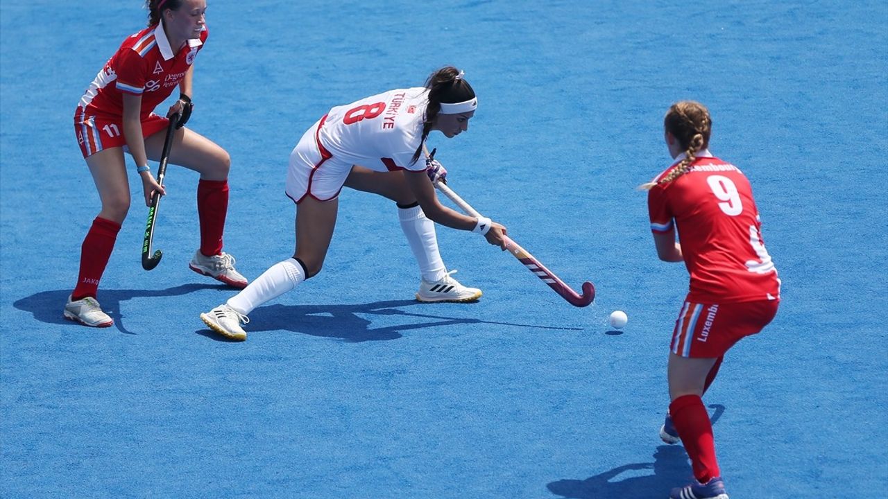 Açık Alan Hokeyi Kadınlar Avrupa Şampiyonası 3, Alanya'da Başladı