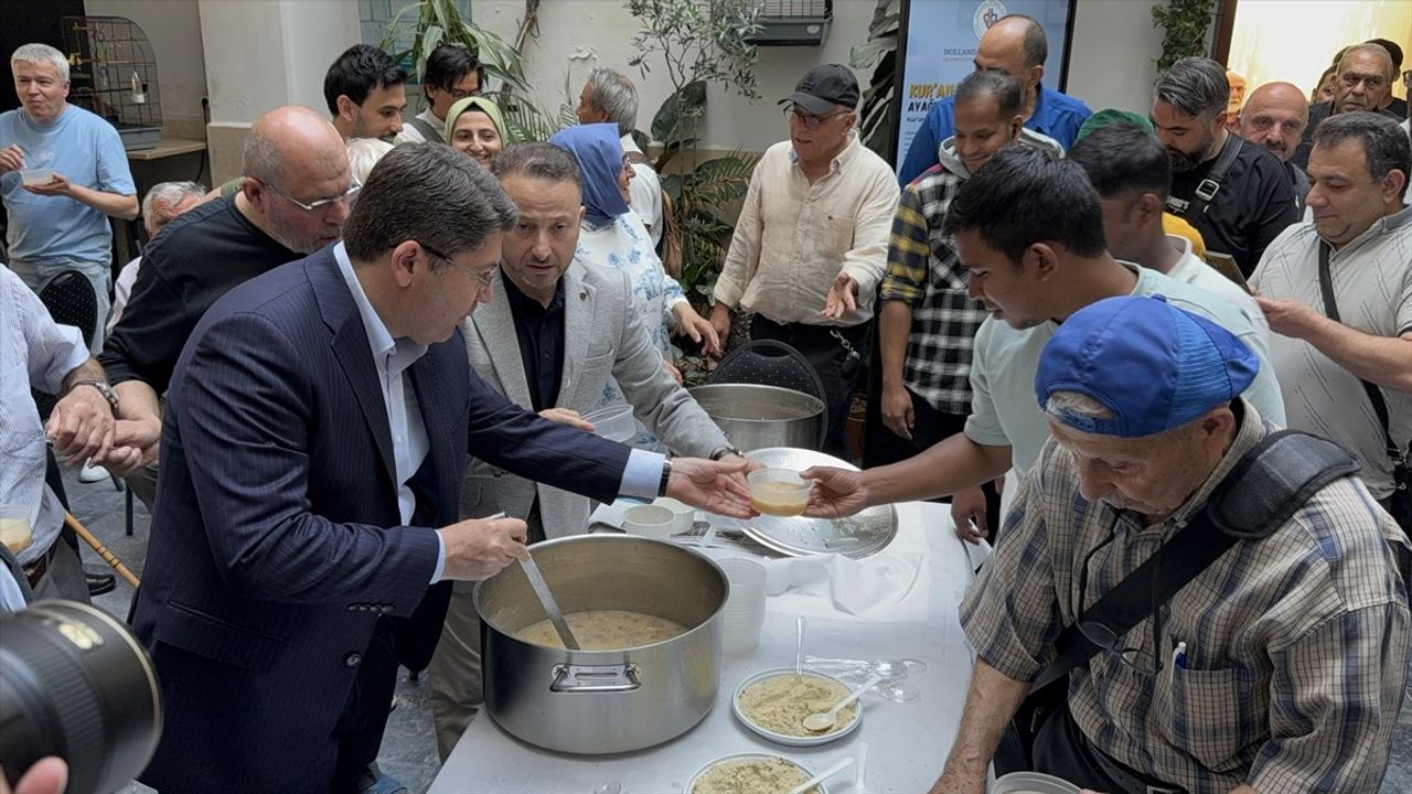 Adalet Bakanı Yılmaz Tunç, Amsterdam Fatih Camisi'nde Cuma Namazı Kıldı ve Aşure Dağıttı
