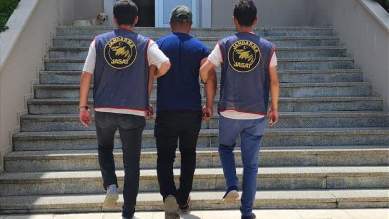 Adana'da 25 Yıl 6 Ay Hapis Cezasıyla Aranan Hükümlü Yakalandı