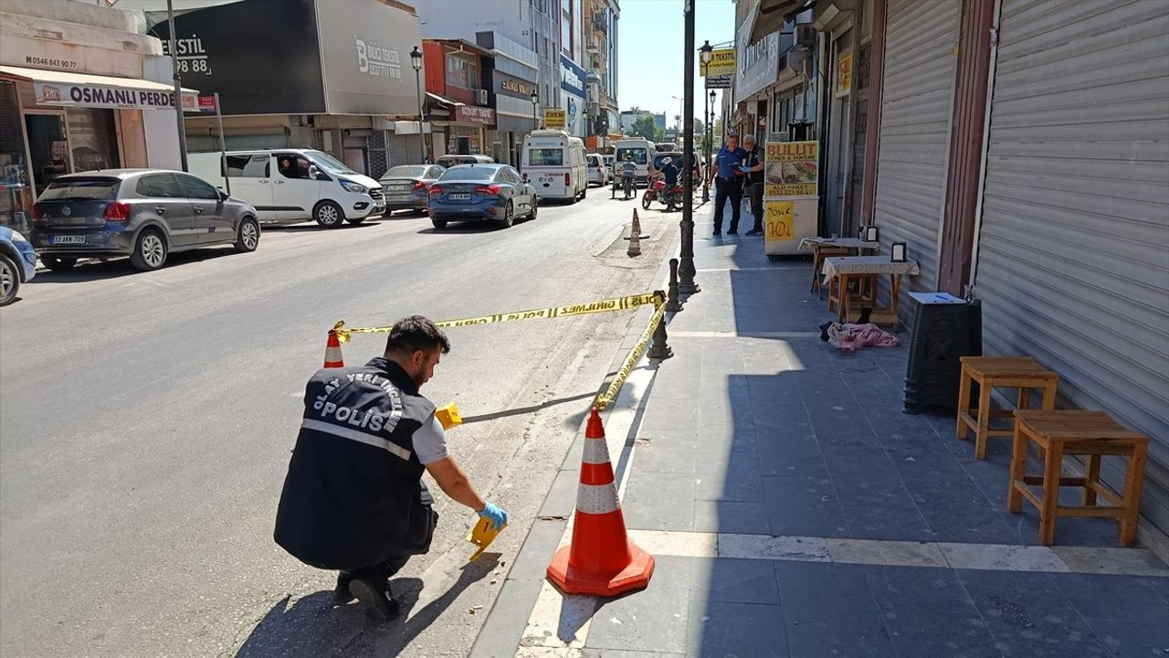 Adana'da Komşusuyla Tartışan Esnaf Tabancayla Yaralandı