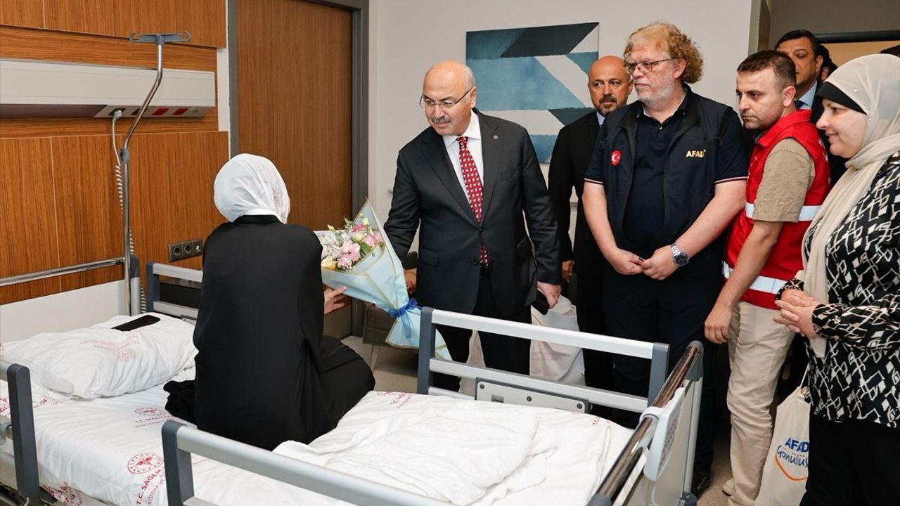 Adana Valisi Köşger, Gazze'den Gelen Filistinli Hastaları Ziyaret Etti