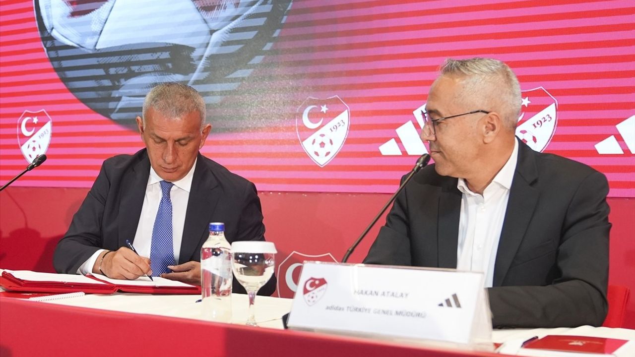 Adidas, Türkiye Profesyonel Futbol Ligi'nin Resmi Top Sponsoru Oldu