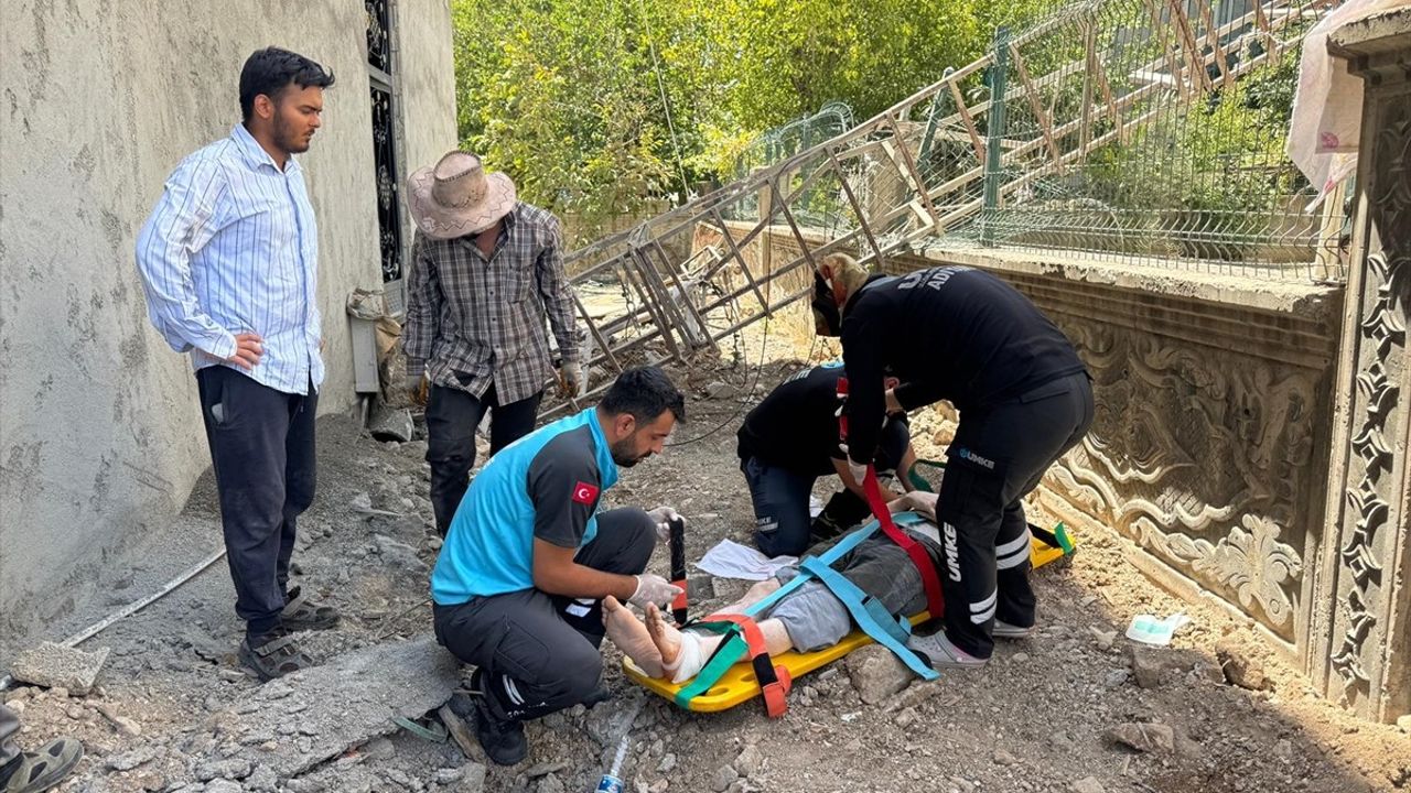 Adıyaman'da İnşaatta Iskele Çöktü: Bir İşçi Yaralandı
