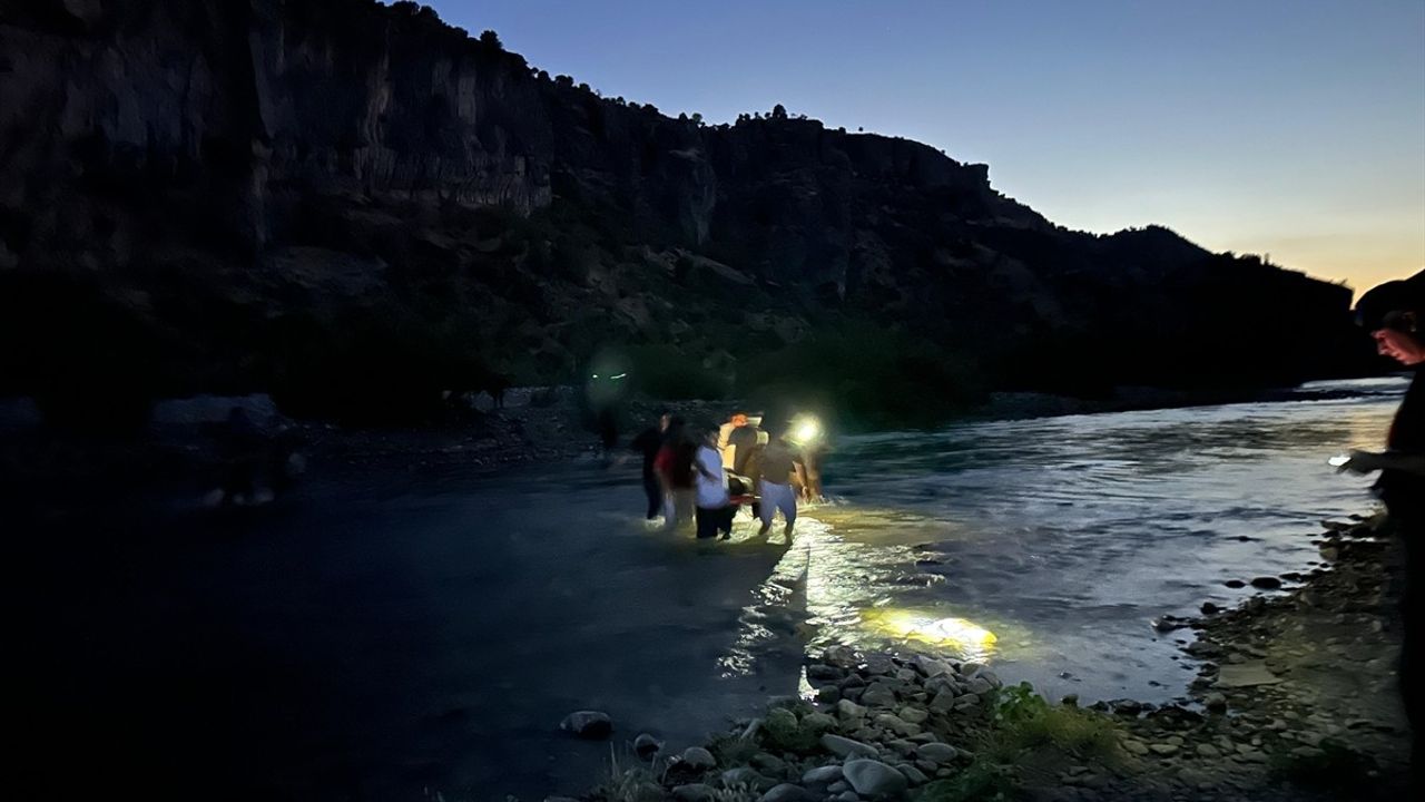 Adıyaman'da Serinlemek İçin Çaya Giren Genç Boğuldu