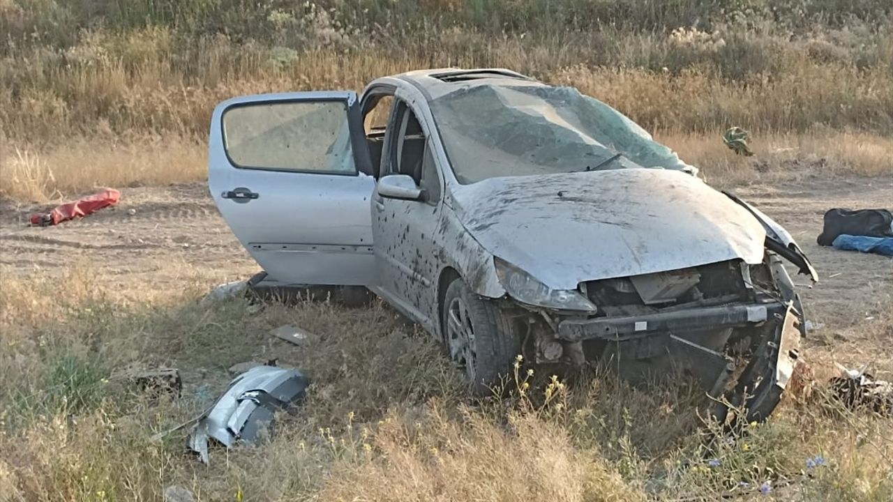 Afyonkarahisar'da Trafik Kazası: 1 Ölü, 2 Yaralı