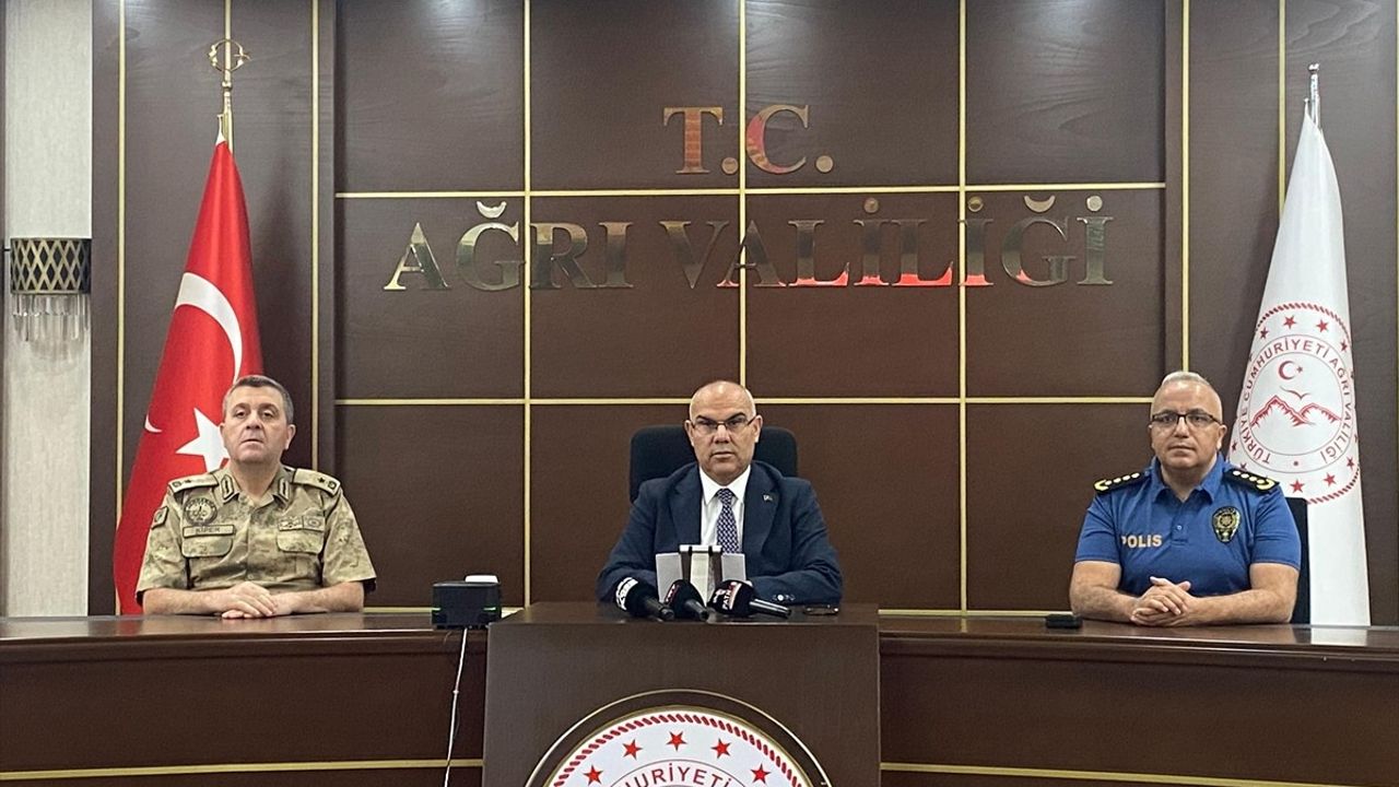 Ağrı'da Düzensiz Göçmenlerin Ülkeye Girişi Engellendi